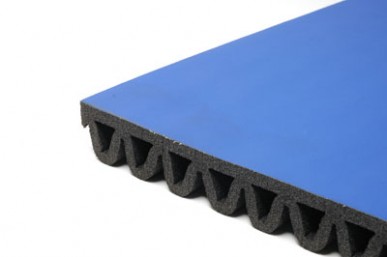 <p>Lastra rivestita in materiale antigraffio con retro ad Onda</p>